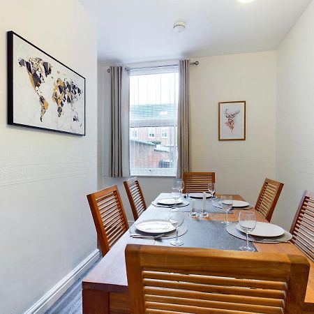 Cheerful 3 Bedroom Home With Free Parking And Wifi Chester Exteriér fotografie