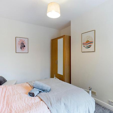 Cheerful 3 Bedroom Home With Free Parking And Wifi Chester Exteriér fotografie
