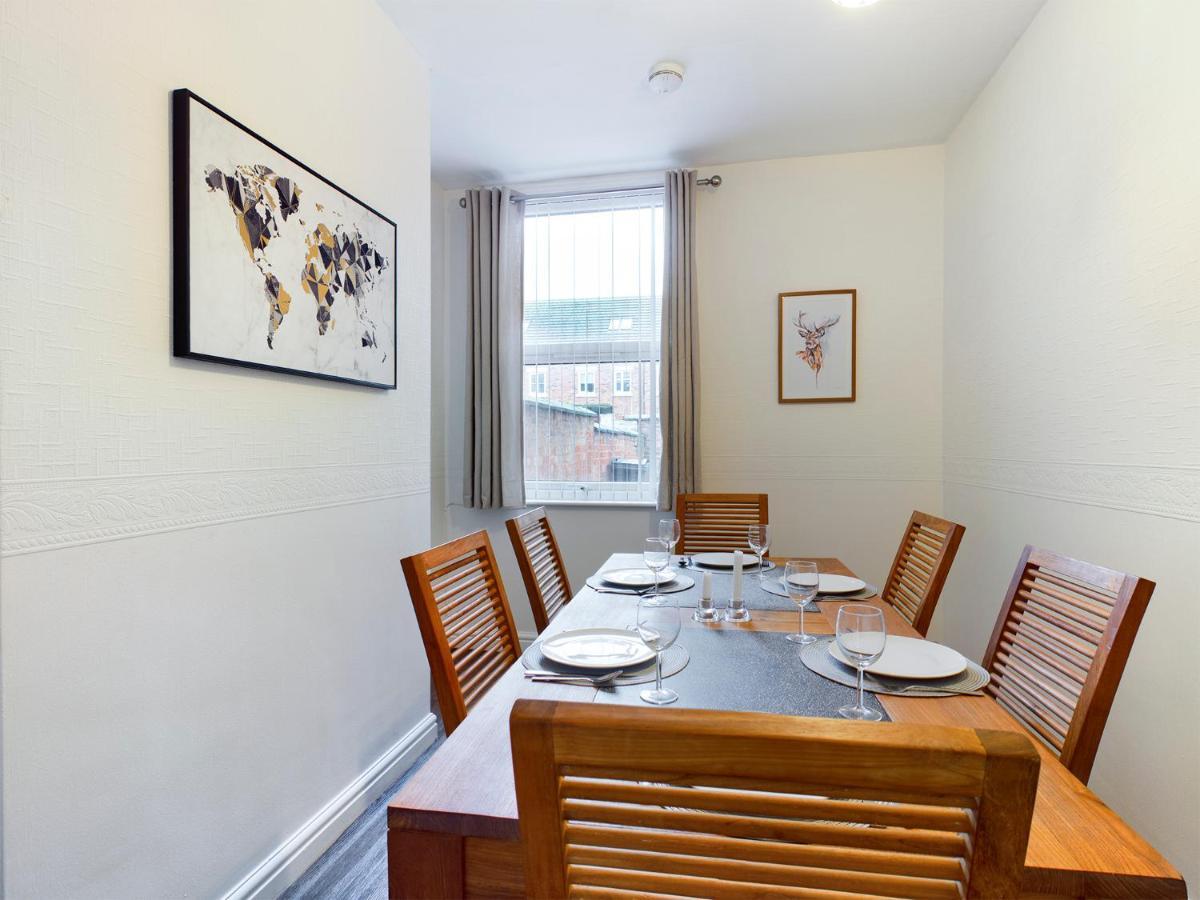 Cheerful 3 Bedroom Home With Free Parking And Wifi Chester Exteriér fotografie