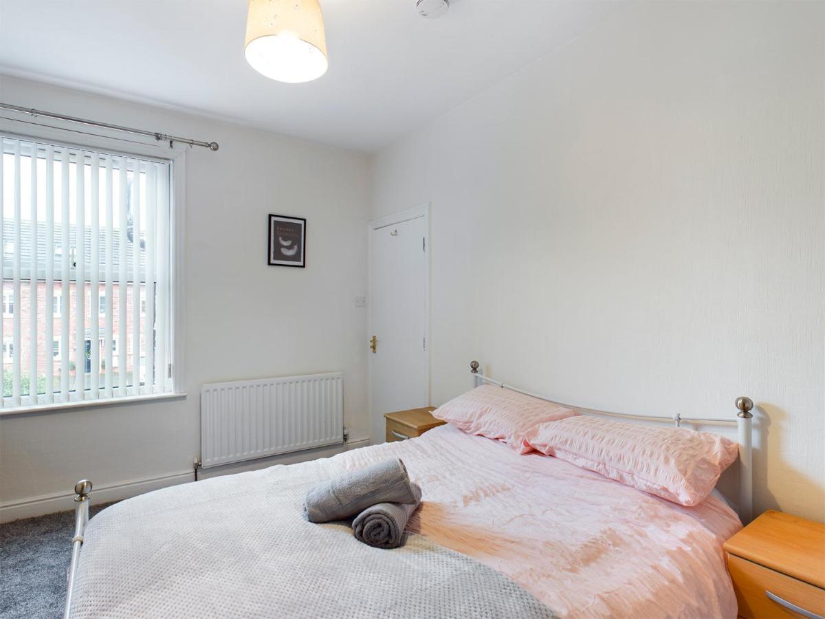 Cheerful 3 Bedroom Home With Free Parking And Wifi Chester Exteriér fotografie
