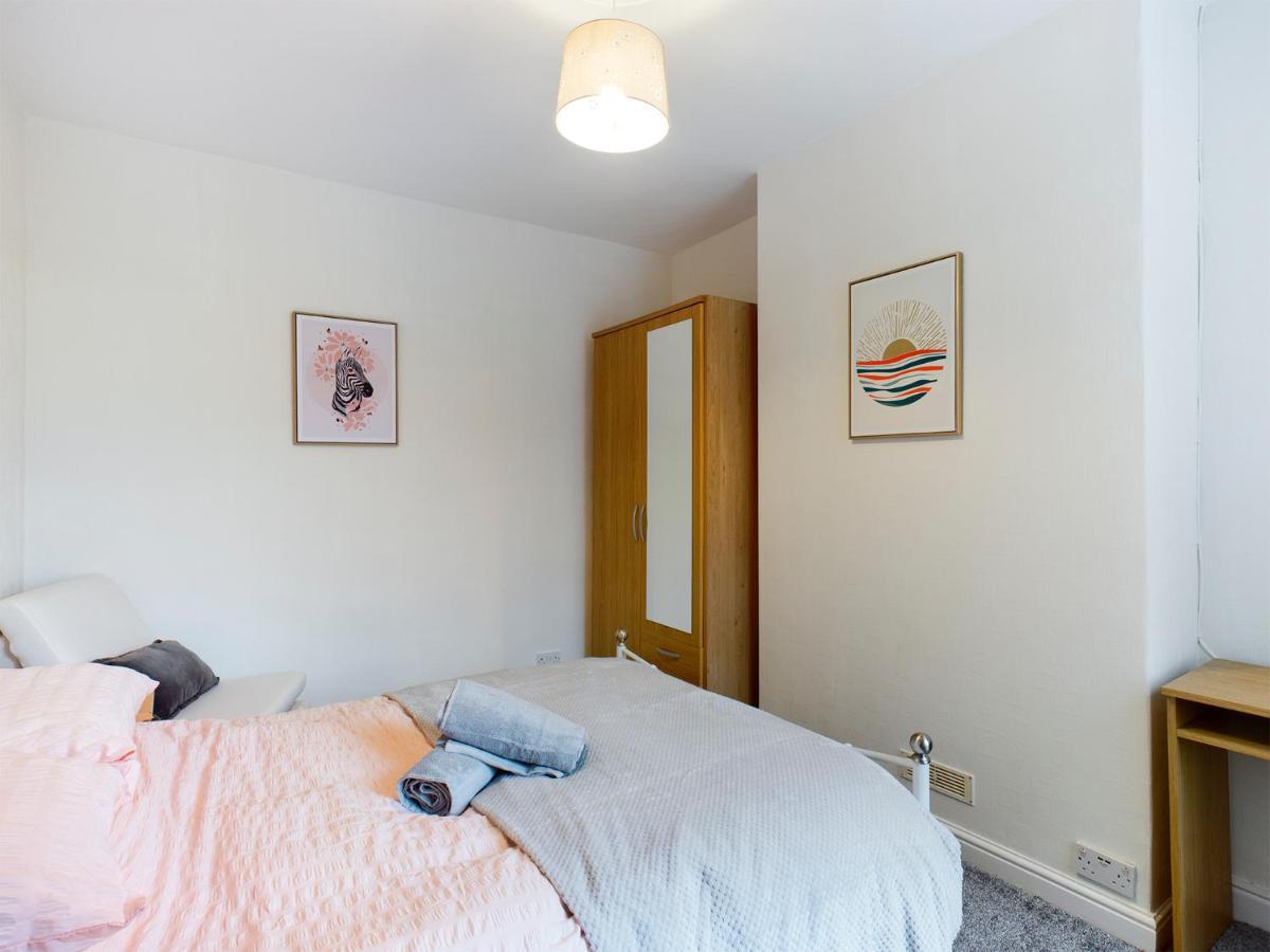Cheerful 3 Bedroom Home With Free Parking And Wifi Chester Exteriér fotografie