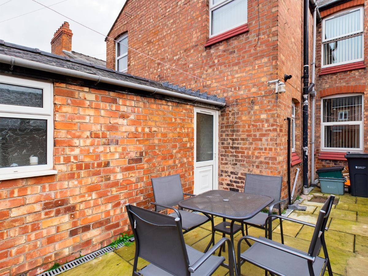 Cheerful 3 Bedroom Home With Free Parking And Wifi Chester Exteriér fotografie